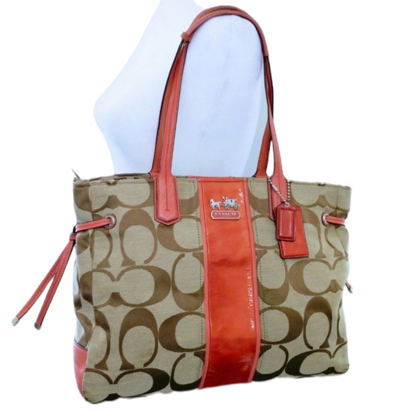 Coach Handbags - Coach Signature Women's Shoulder Bag